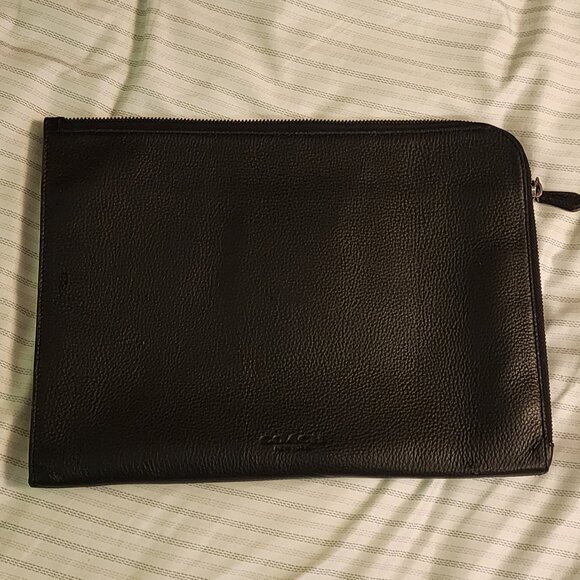 L Zip Portfolio - Picture 1 of 8